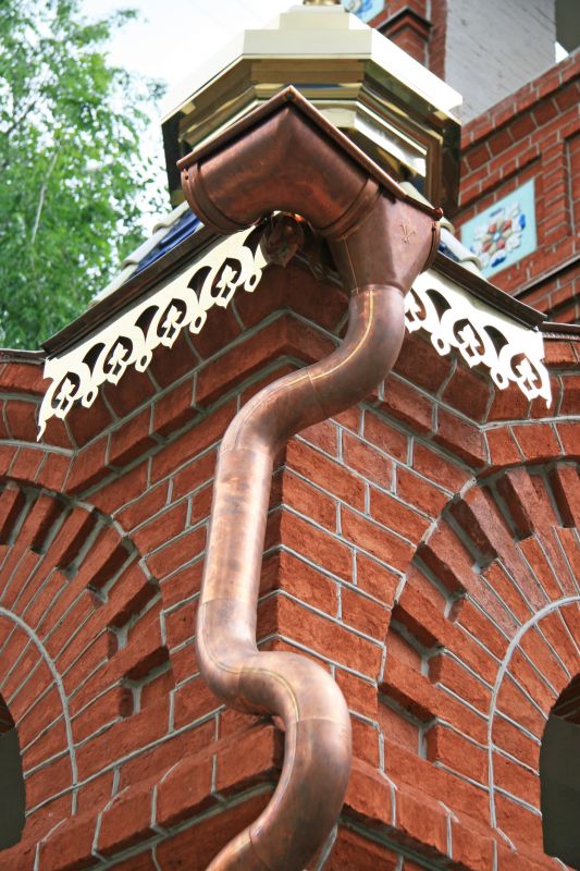 Commercial Downspout Service in Sacramento, CA