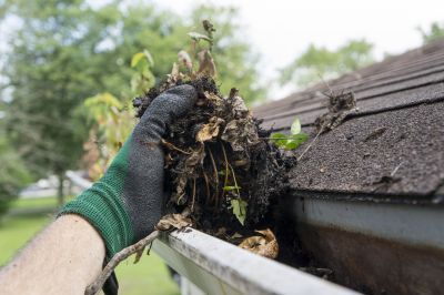 Commercial Gutter Unclogging in Littleton, CO